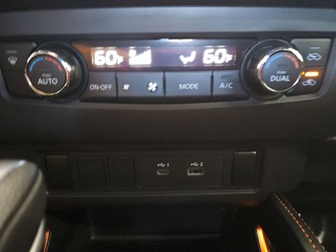Used 2023 Nissan Frontier 4x4 Crew Cab image 17