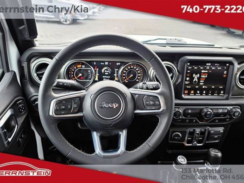 Used 2023 Jeep Wrangler Unlimited Sahara AWD/4WD image 7