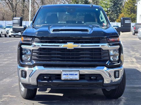 Certified 2025 Chevrolet Silverado 2500 LT w/ Convenience Package image 4