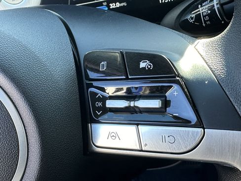 Used 2024 Hyundai Elantra SEL image 26