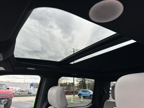 Used 2023 Ford F150 Lightning Platinum image 33