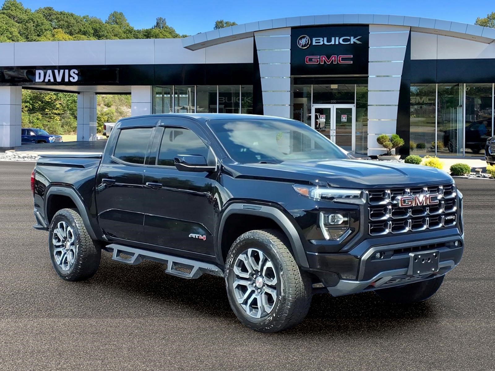 Used 2023 GMC Canyon AT4 AWD/4WD image 1