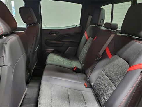 Certified 2024 Chevrolet Colorado Z71 w/ Z71 Convenience Package 2 image 11