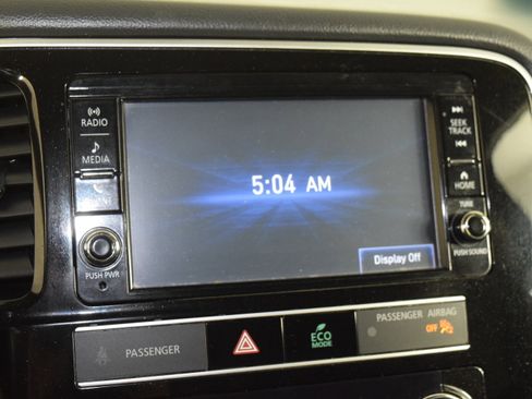 Used 2019 Mitsubishi Outlander ES image 18