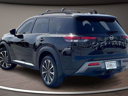 New 2026 Nissan Pathfinder Platinum FWD image 3