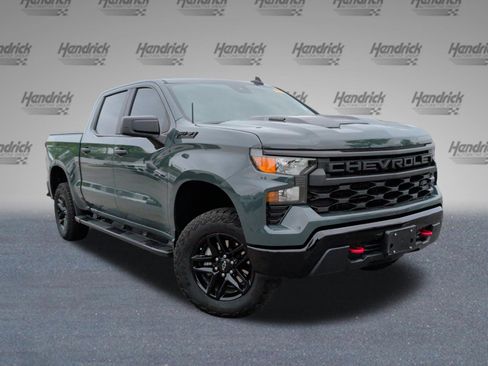 Used 2025 Chevrolet Silverado 1500 Custom Trail Boss w/ LPO, Dark Essentials Package image 2