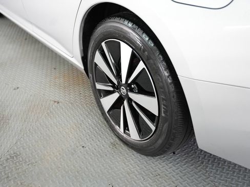 Used 2021 Nissan Altima 2.5 SV FWD image 54