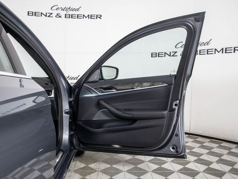 Used 2023 BMW 530e w/ Premium Package image 15