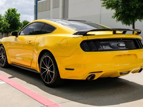 Used 2017 Ford Mustang GT w/ GT Performance Package RWD image 10