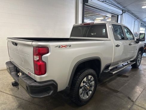 Used 2023 Chevrolet Silverado 2500 Custom image 4