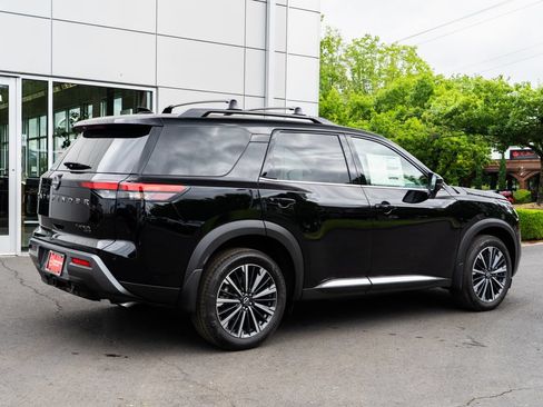 New 2026 Nissan Pathfinder Platinum w/ Cargo Package AWD/4WD image 6