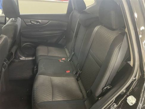 Used 2019 Nissan Rogue SV image 23