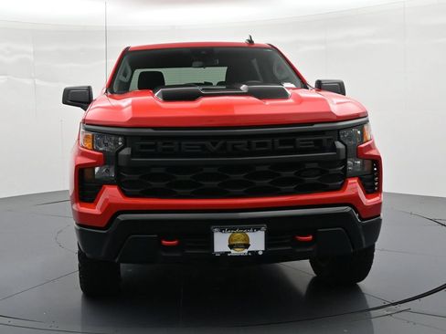Used 2024 Chevrolet Silverado 1500 Custom Trail Boss w/ LPO, Dark Essentials Package AWD/4WD image 3