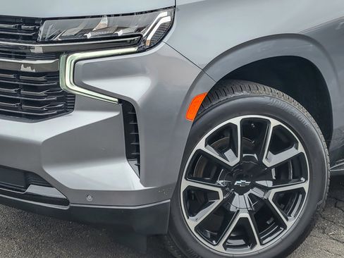 Used 2021 Chevrolet Tahoe RST w/ Luxury Package image 3