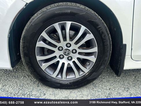 Used 2020 Toyota Sienna XLE image 10