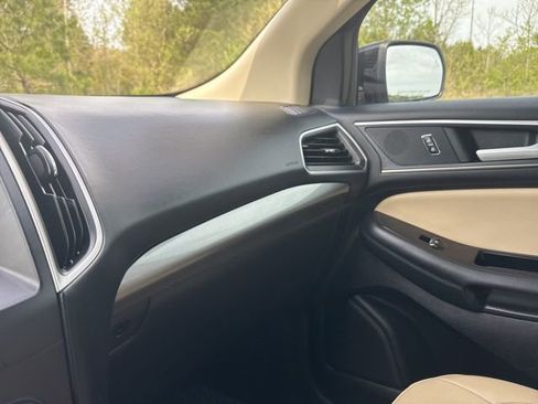 Used 2019 Ford Edge SEL w/ Equipment Group 201A image 20