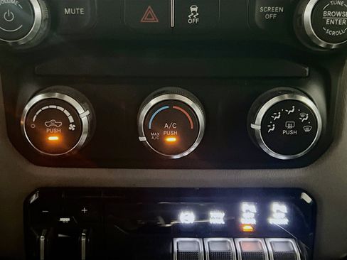 Used 2023 RAM 2500 Big Horn w/ Level 1 Equipment Group AWD/4WD image 11