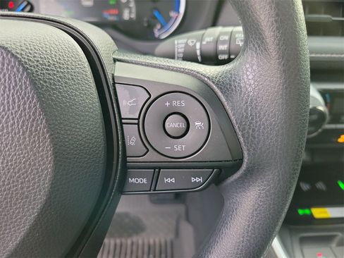 Used 2025 Toyota RAV4 XLE image 22