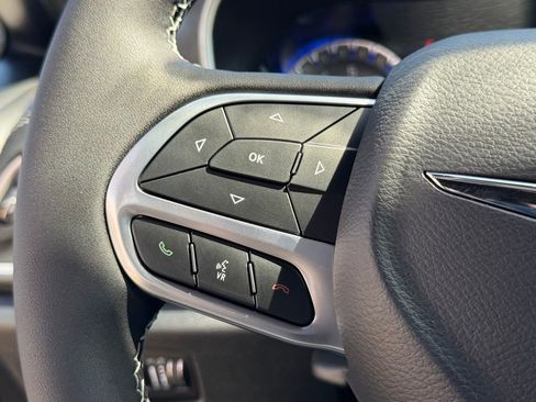 New 2026 Chrysler Pacifica Select image 18