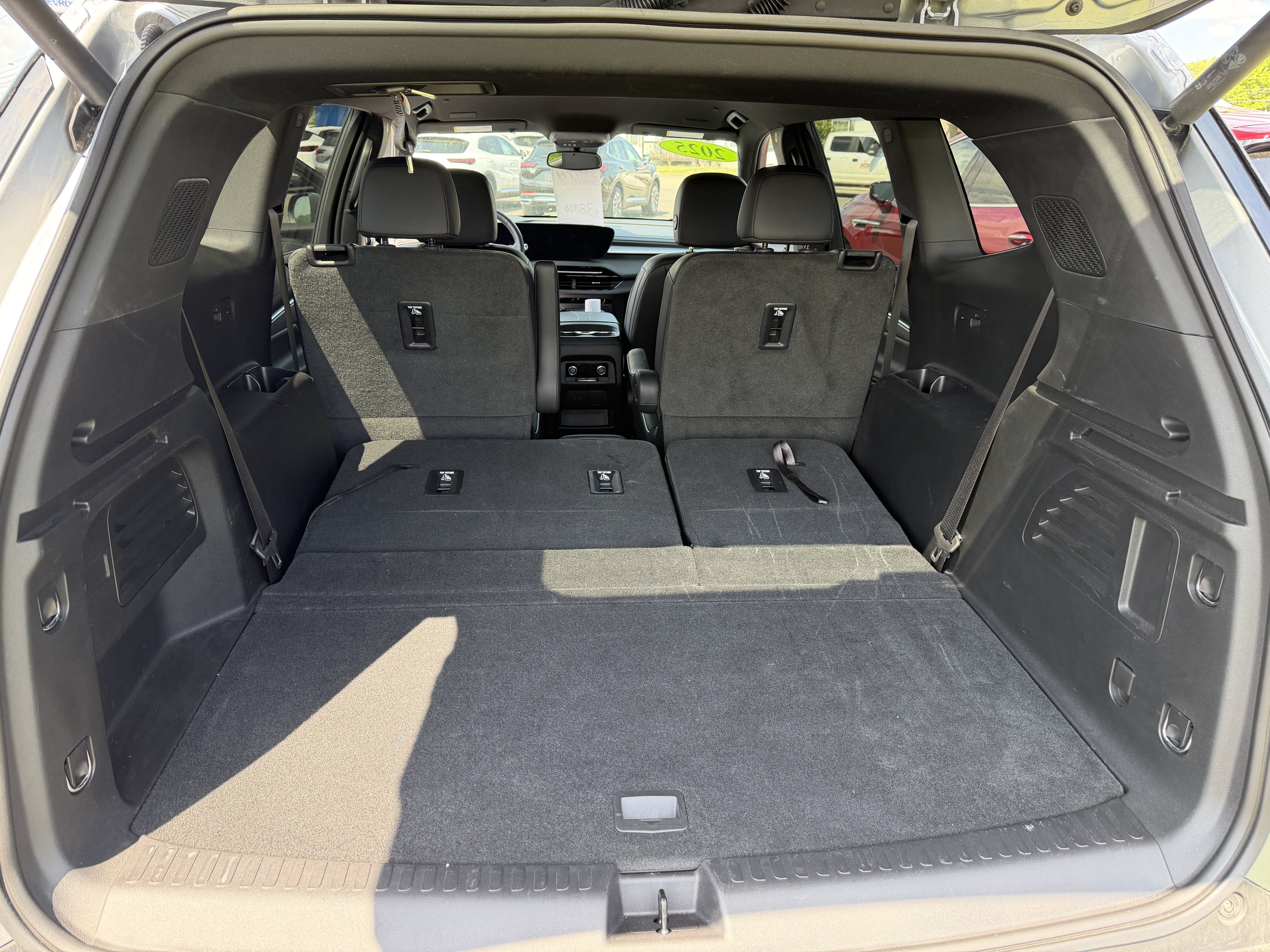 Used 2025 Buick Enclave Preferred AWD/4WD image 11