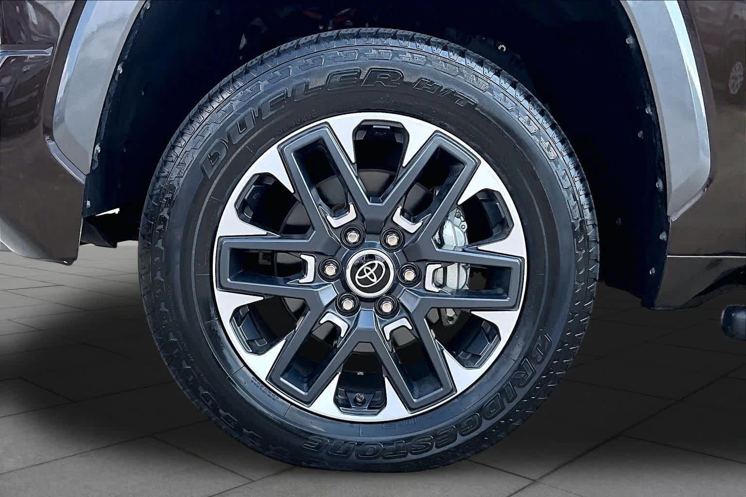 Used 2024 Toyota Tundra Limited AWD/4WD image 11