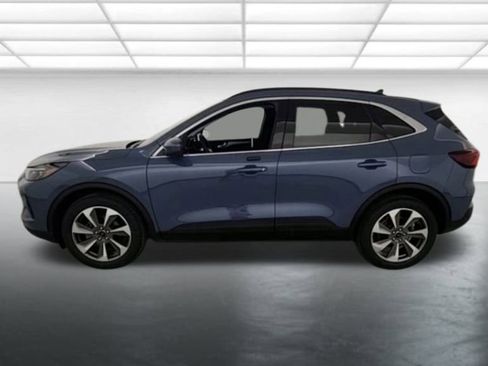 Used 2024 Ford Escape Platinum w/ Premium Technology Package image 4