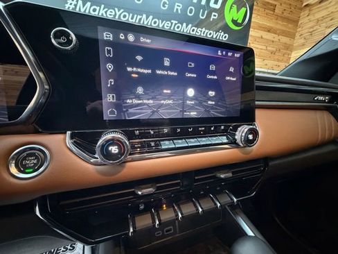 Used 2023 GMC Canyon AT4 w/ AT4 Premium Package image 18