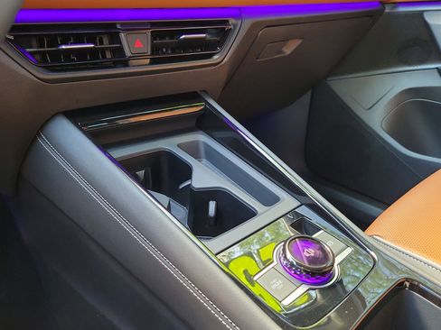 Used 2025 Volkswagen Tiguan SEL R-Line image 27