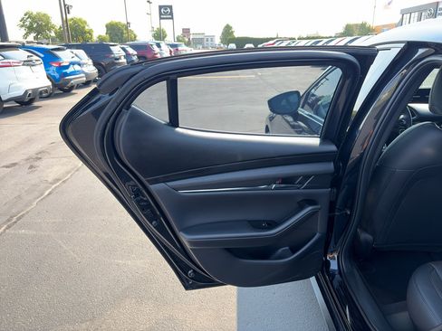 Used 2025 MAZDA MAZDA3 Hatchback w/Premium Plus Pkg AWD/4WD image 12