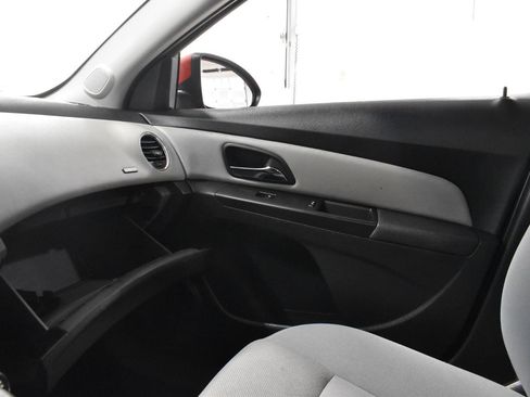 Used 2015 Chevrolet Cruze LT image 17
