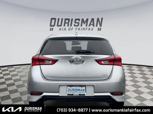 Used 2018 Toyota Corolla iM image 28