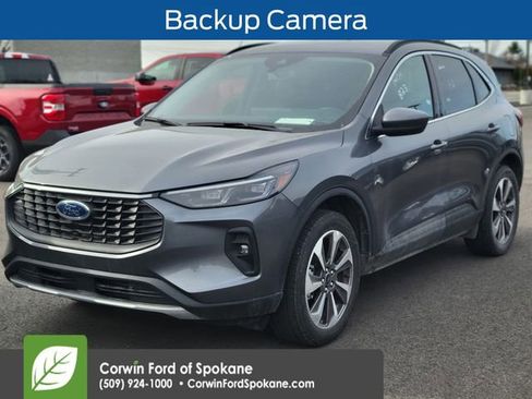 Used 2025 Ford Escape Platinum image 2