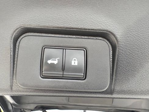 Used 2023 Nissan Rogue SL w/ SL Premium Package image 22