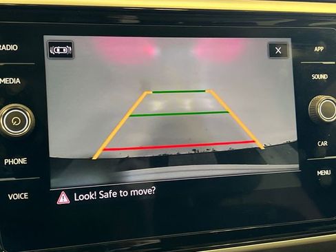 Used 2022 Volkswagen Atlas Cross Sport SE image 26