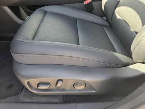 New 2026 Chevrolet Equinox LT w/ Convenience Package II FWD image 24