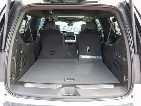New 2026 GMC Yukon XL Denali w/ Sun & Power Step Package AWD/4WD image 5