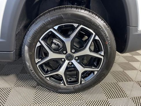 Used 2025 Jeep Compass Limited image 11