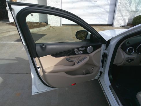 Used 2016 Mercedes-Benz C 300 4MATIC Sedan image 18