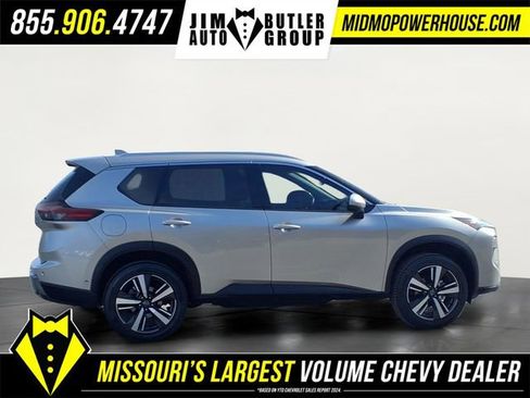 Used 2024 Nissan Rogue SL AWD/4WD image 29