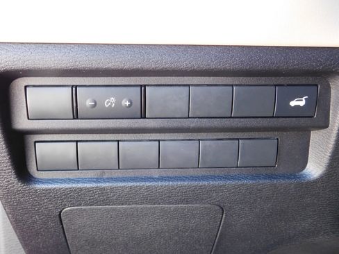 Used 2025 Mitsubishi Outlander SE AWD/4WD image 27