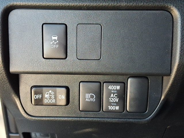 Used 2023 Toyota Tacoma TRD Sport w/ Black Out Package (TMS) AWD/4WD image 9
