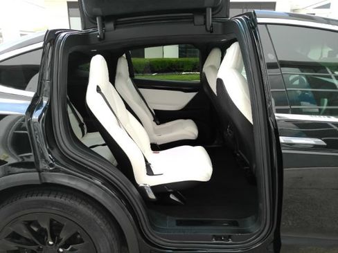 Used 2020 Tesla Model X AWD/4WD image 27