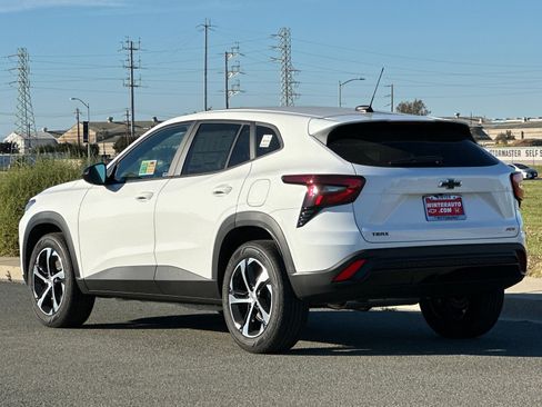 New 2026 Chevrolet Trax RS w/ Sunroof Package image 6