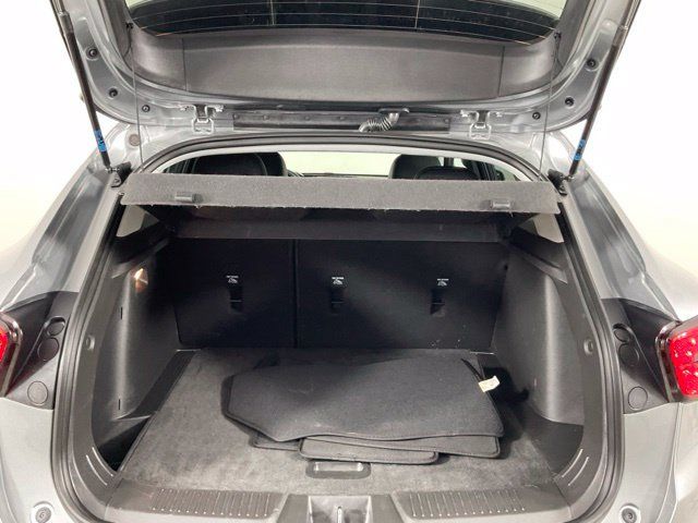 Used 2025 Chevrolet Trax LT FWD image 21