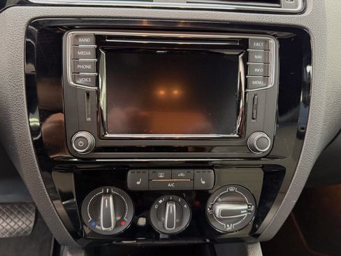 Used 2016 Volkswagen Jetta Sport image 49