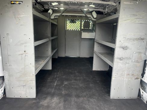 Used 2017 Ford Transit 250 250 3dr SWB Low Roof Cargo Van image 15