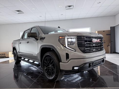 Used 2024 GMC Sierra 1500 Elevation AWD/4WD image 9