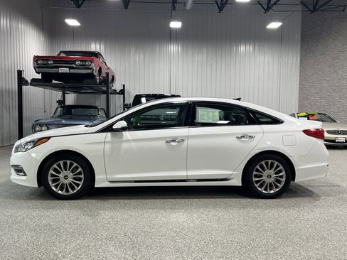 Used 2015 Hyundai Sonata Limited w/ Option Group 06 FWD image 2
