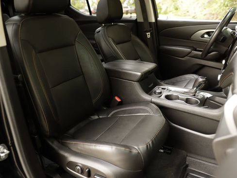 Used 2020 Chevrolet Traverse Premier w/ Redline Edition FWD image 36