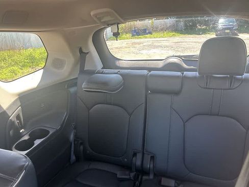 Used 2023 Honda Pilot Elite image 13